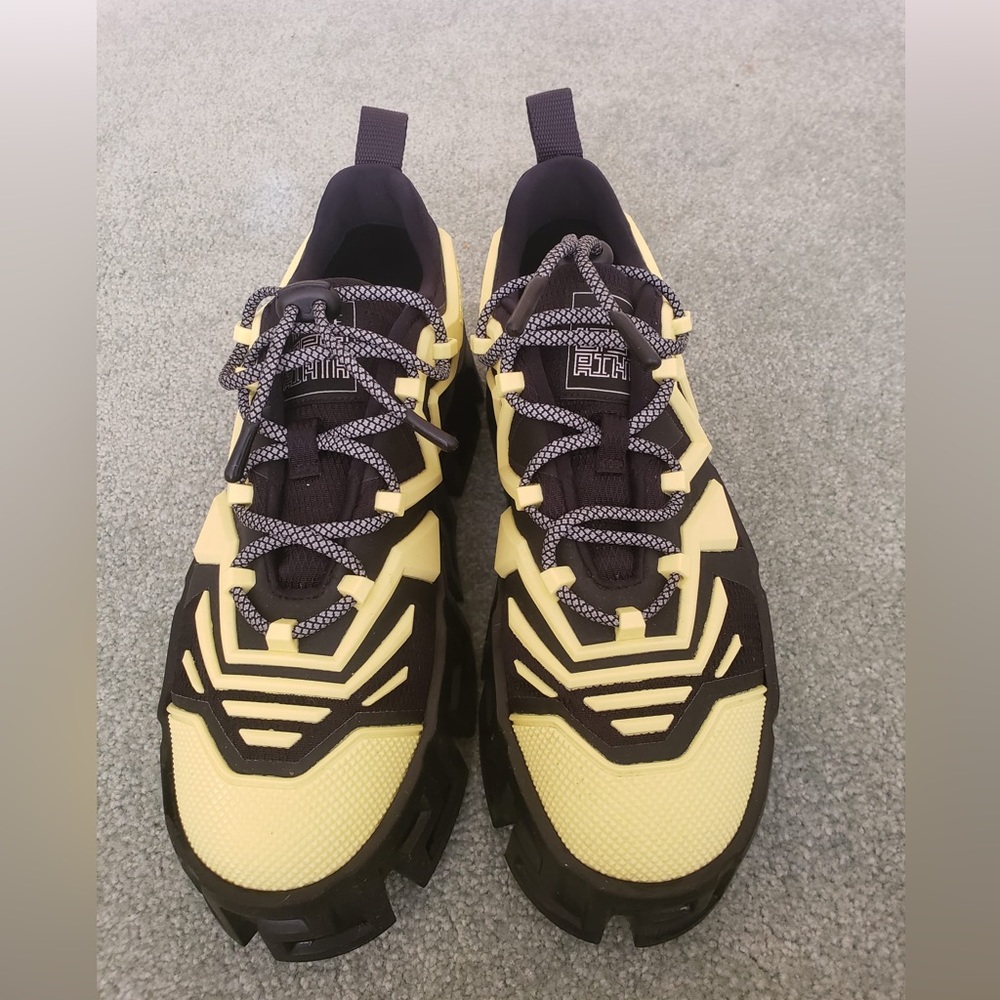 Versace Nero/Pineapple Greca Labyrinth Sneakers I… - image 4